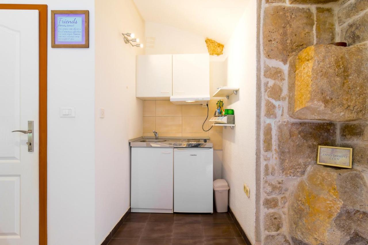 Original Palace Stone Walls Apartment
